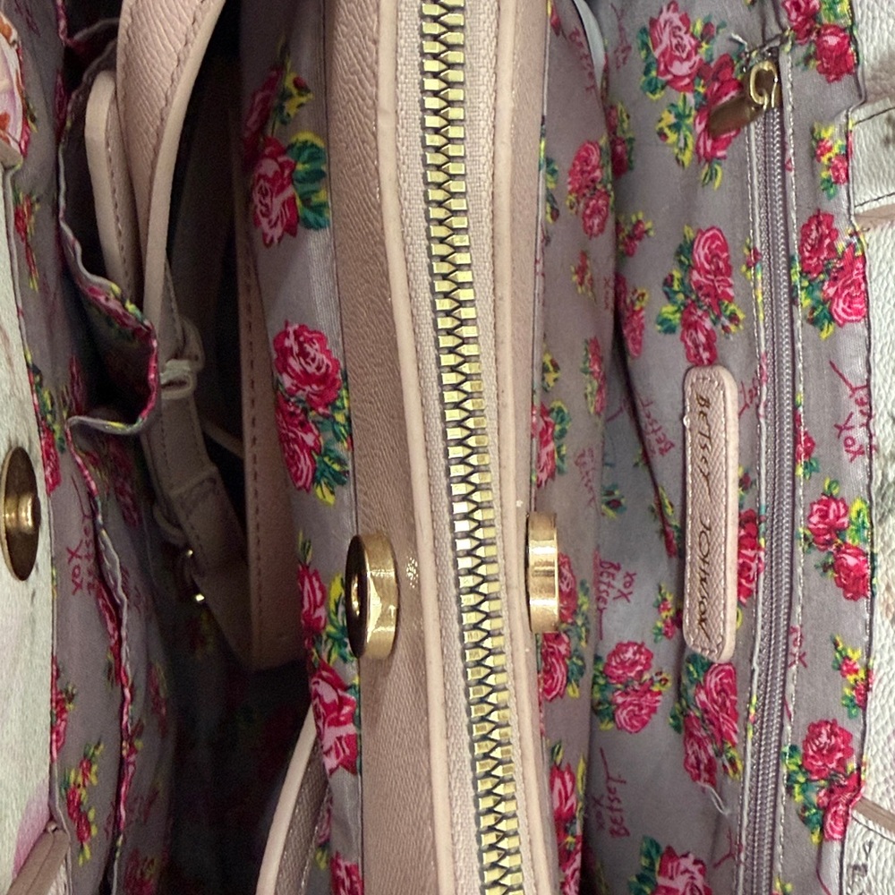 Betsey Johnson Elegant Pink Handbag with Floral Scarf - Picture 3 of 4
